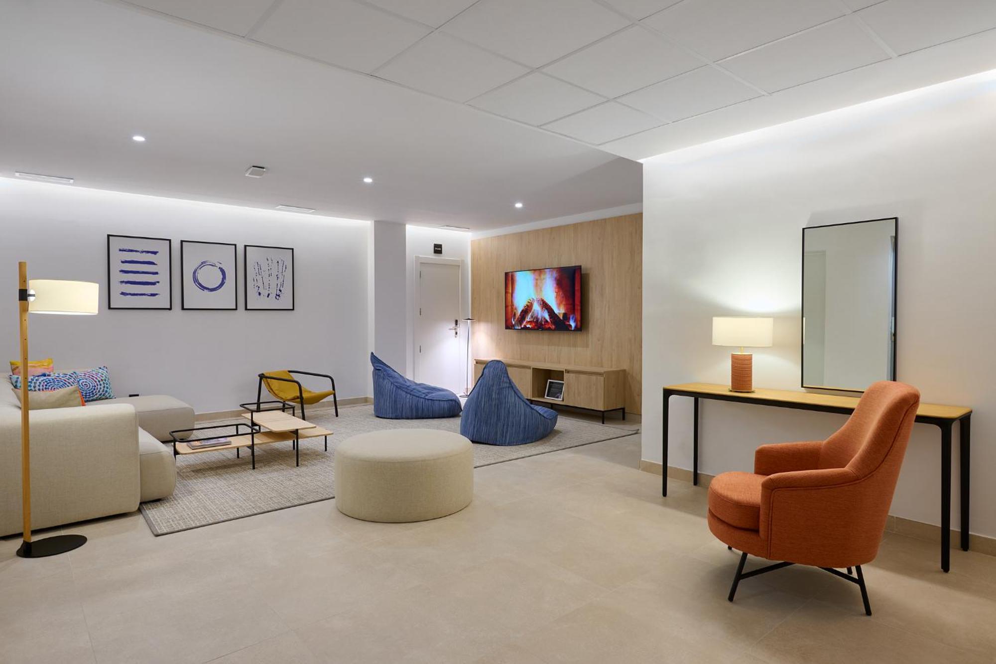 Apartamentos Luna Suites Гранада Экстерьер фото