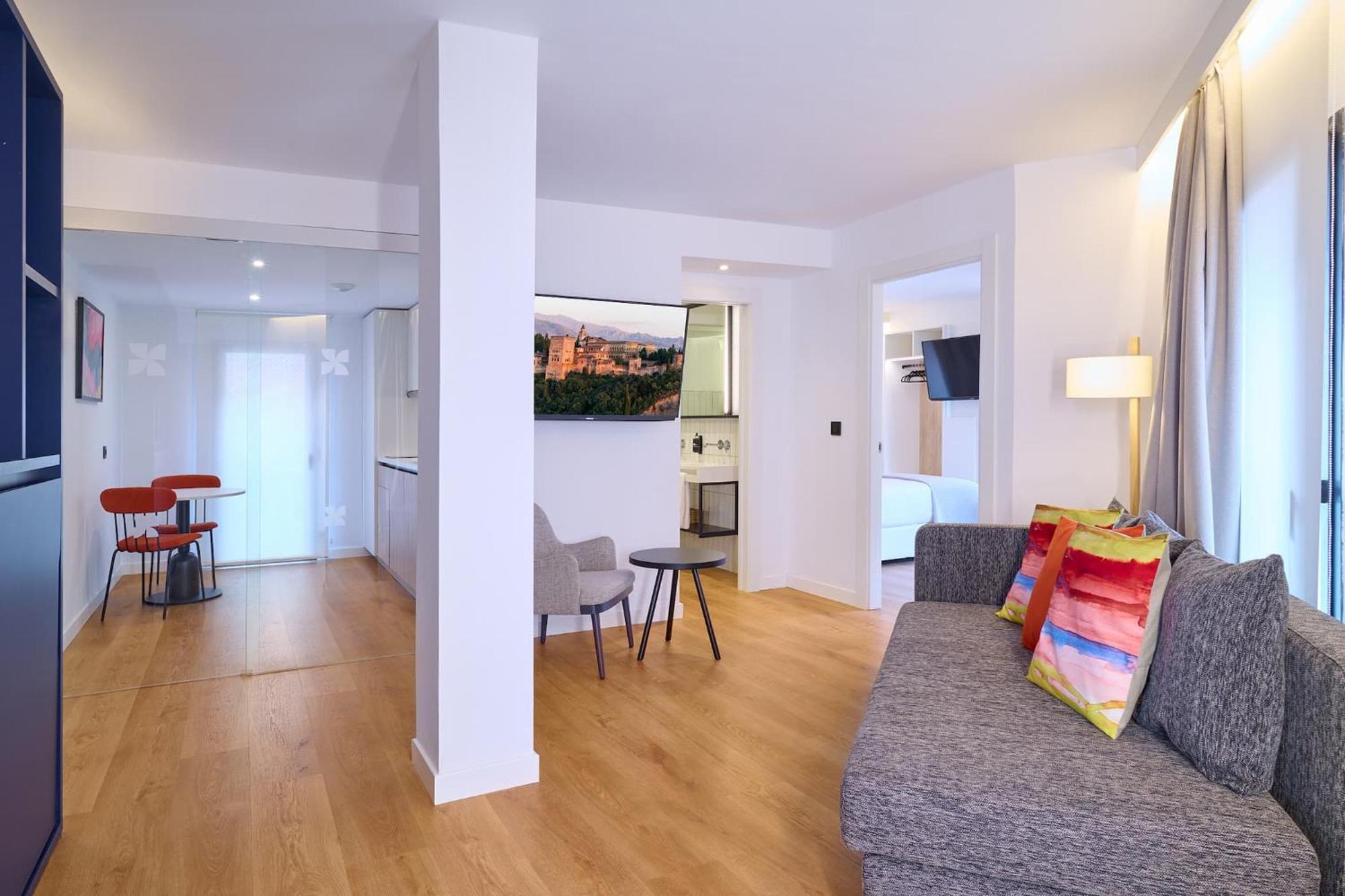 Apartamentos Luna Suites Гранада Экстерьер фото